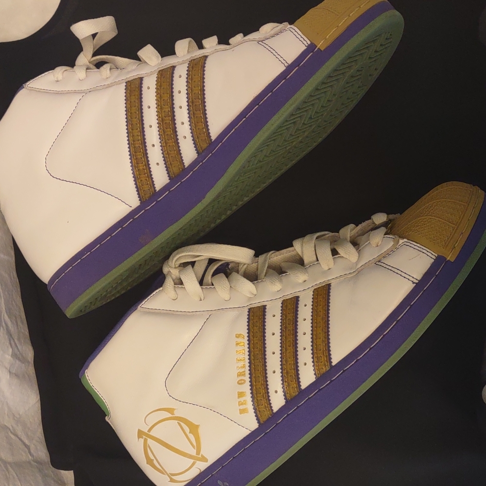 Addidas New Orleans Hi-Top White Leather Basketball Sneakers/Gym Shoes - Picture 2 of 13